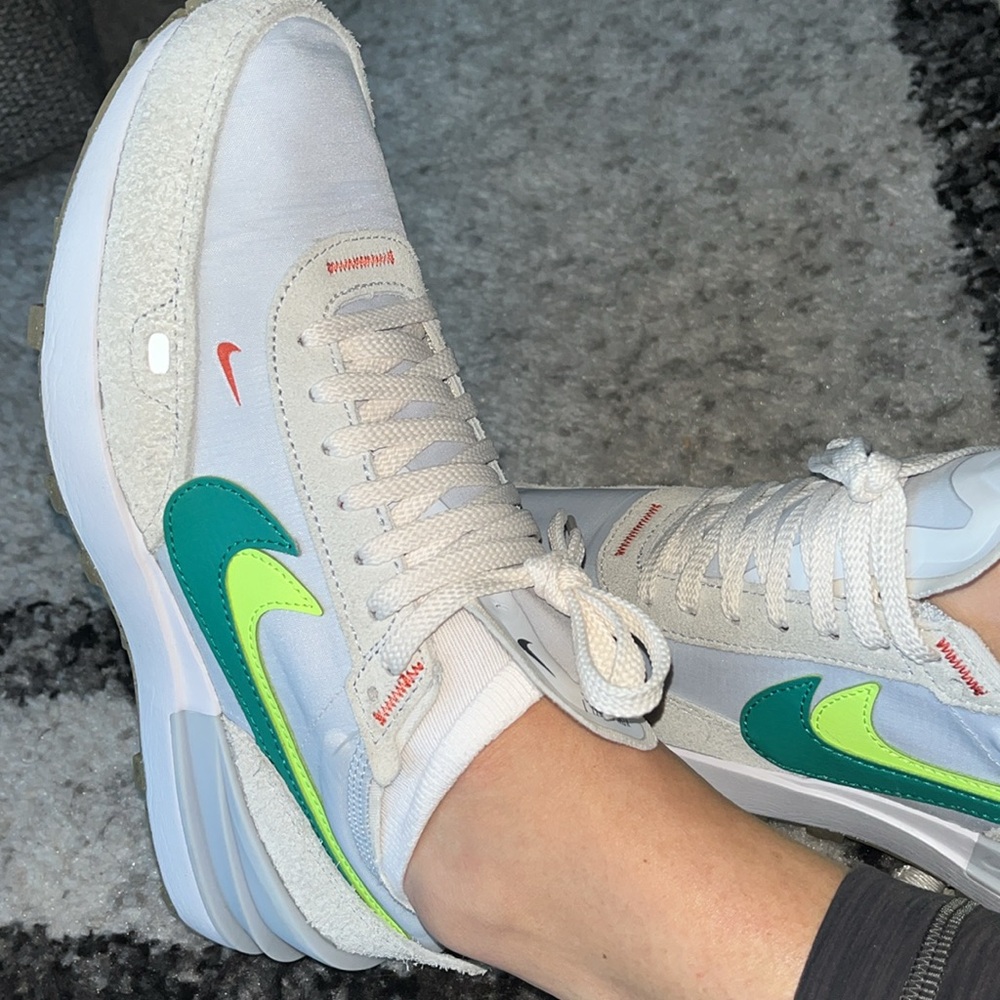 Nike waffle 1 tennis shoes